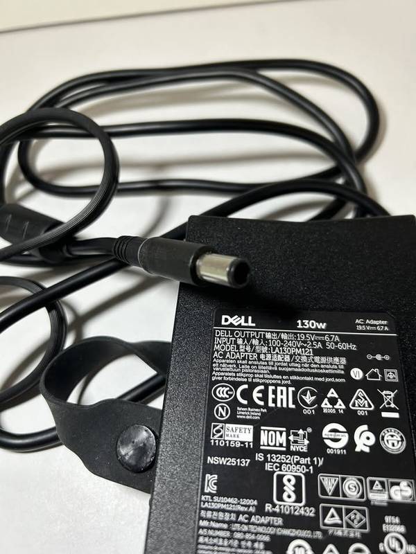 Dell WD15 Docking Station 4K | Chargeur de 130W inclus |USB-C| HDMI, VGA, MiniDP