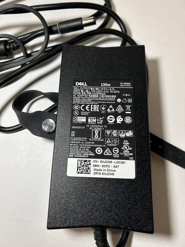 Image 2 de Dell WD15 Docking Station 4K | Chargeur de 130W inclus |USB-C| HDMI, VGA, MiniDP